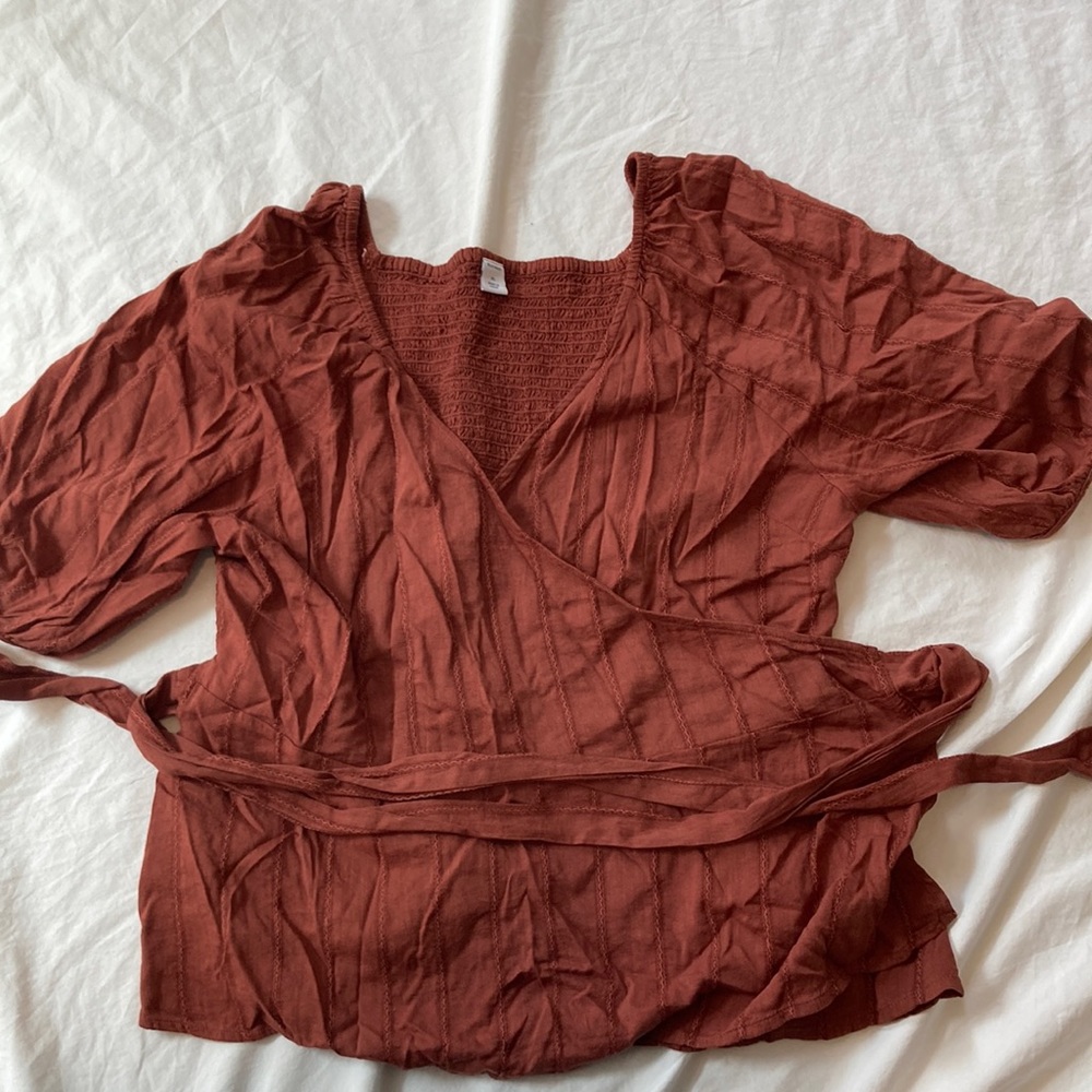 Brown wrap top with ballon short sleeves